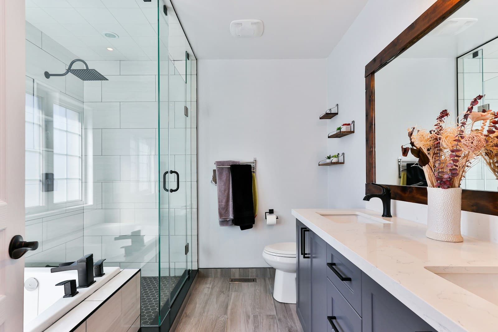 Salle de bain complète moderne — rénovation plomberie sanitaire